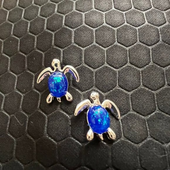 Venice By The Sea Jewelry Jewelry - Turtle Earring Studs with Blue Sea Glass 18K White Gold Plated